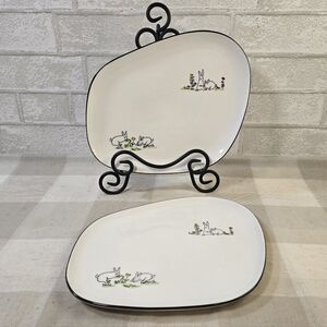 2 Easter Bunny Line Illustration Irregular Oval Contemporary Ceramic Plates NWOT